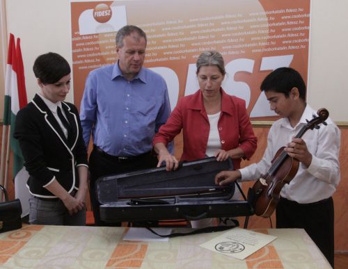 csobor_katalin_szentpeteri_orsolya_adomanyhegedu_120616_ja_8.jpg