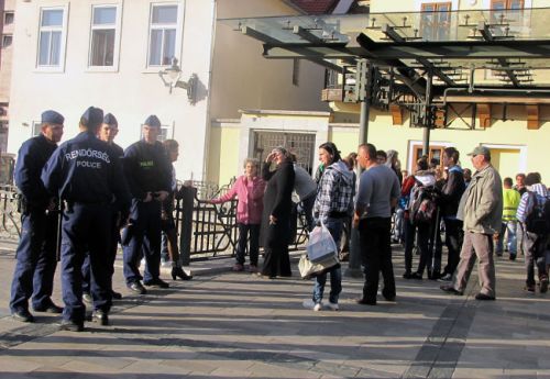 demonstr_szinvaterasz_hi_121017.jpg