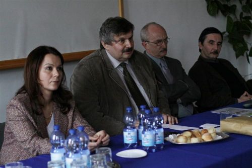 digep-aram-forum-111228ml_13.jpg