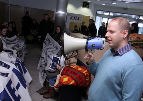 egyetemistak_kormanyablak_121211_ja_18.jpg