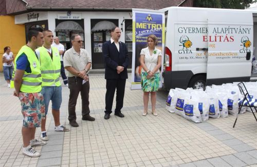 elemiszer-osztas110720ml4.jpg