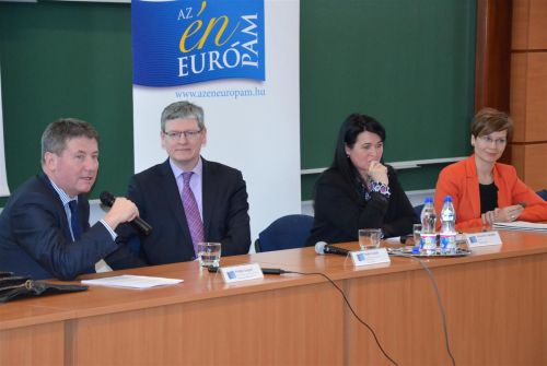 eu_vita_egyetemen_0325_fkcs_5.jpg