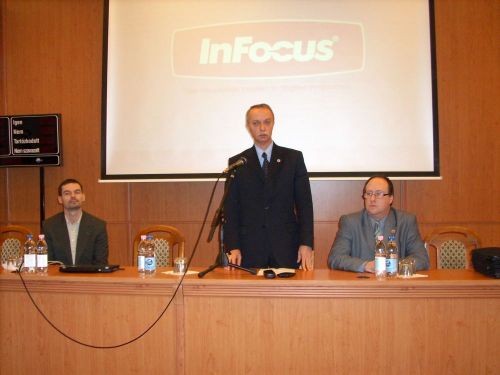 fatuzelesforum121212_csl.jpg