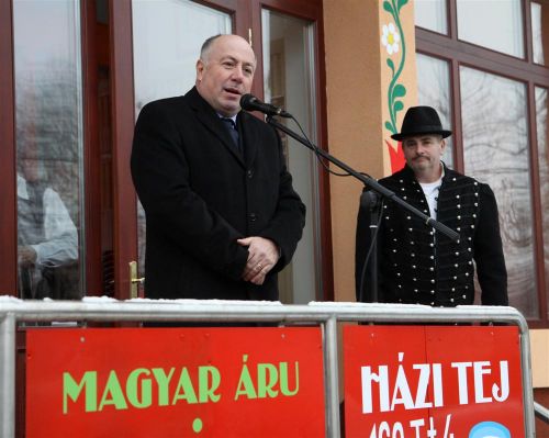feszty-csemege-megnyito_130109ml_03.jpg