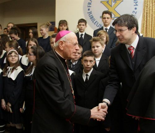 frater-gimi-20eves-120201ml_05.jpg