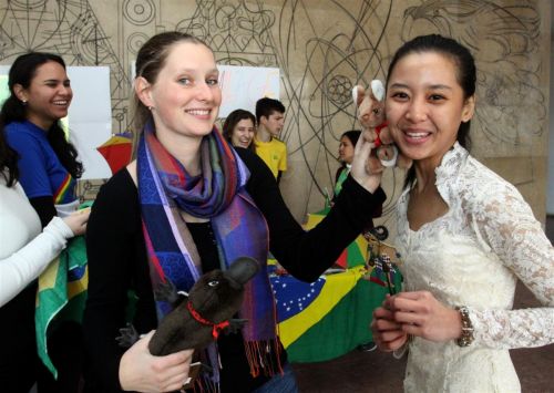 global_village_120208_ja_3.jpg