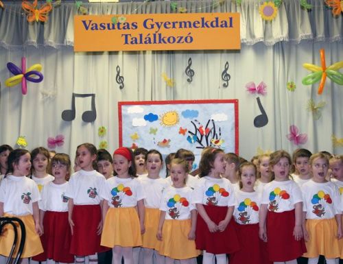 gyermekdal_k_130416.jpg