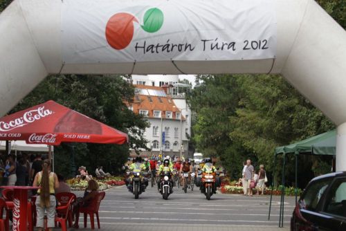 hataron_tura_2012_0817_ja_1.jpg