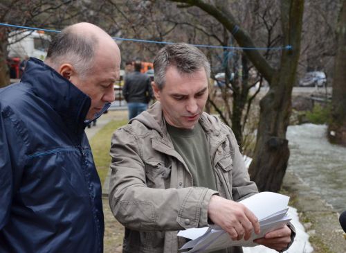 homokzsak_pakolas_alsohamorban_polgmesterrel_0403_fkcs_22.jpg