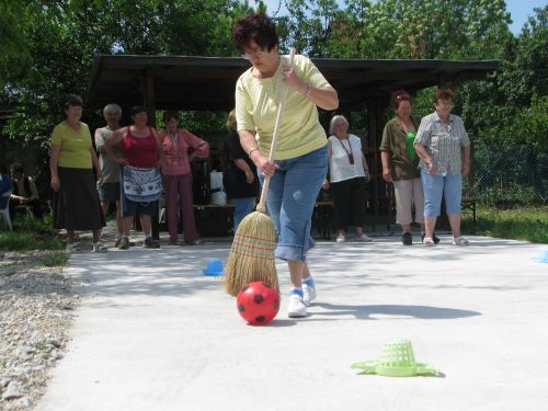 idosek_majalis_hejocsaba_20120522_ki_26.jpg