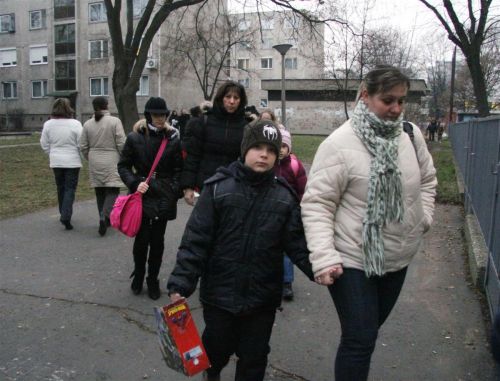 iskola-kezdes-120103ml_2.jpg