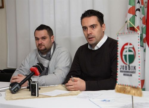 jobbik_vona_alairas_130205ml_05.jpg