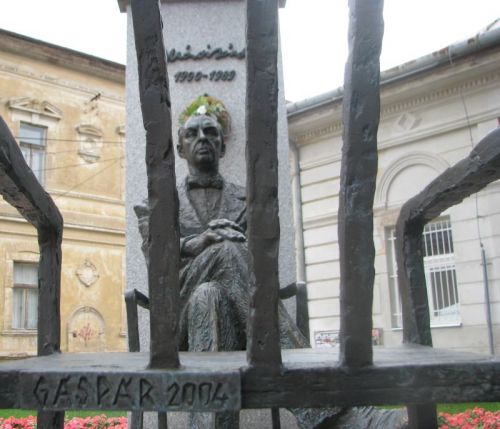 kassa_marai_szobor_2.jpg