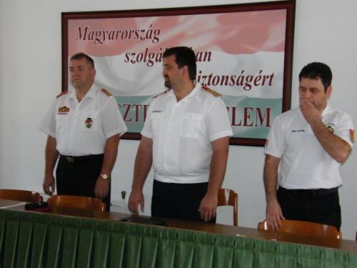 katasztr1_esku.jpg