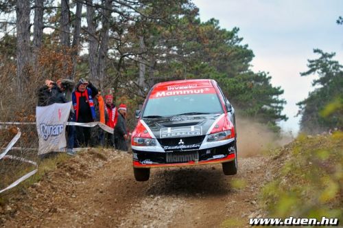 kazar_mikurali_kapott111212_2.jpg