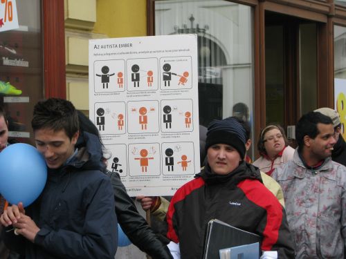 kek_seta_autizm_vilagnap_20120402_ki.jpg