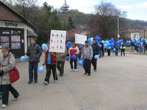 kek_seta_autizm_vilagnap_20120402_ki_4.jpg