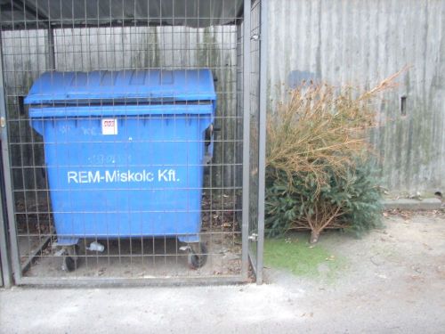 kidobott_130103_csl2.jpg