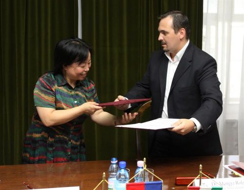kina-megyehaza-110714ml12.jpg
