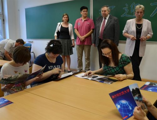 kinai_bucsuztatasa_egyetem_130614_fkcs_8.jpg