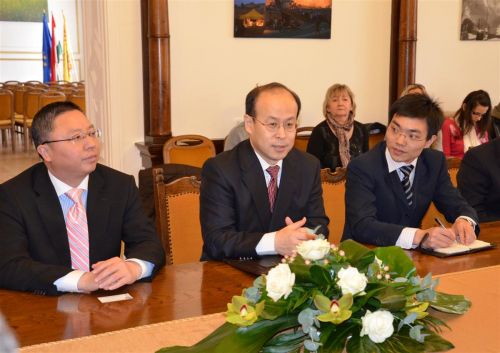 kinai_nagykovet_fogadasa_varoshazan_0311_fkcs_12.jpg