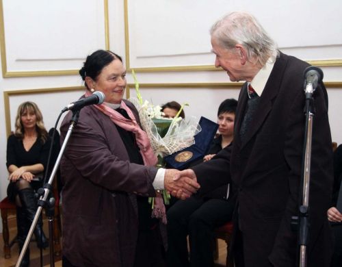 kiss_erno_dij_130307_ja_2.jpg