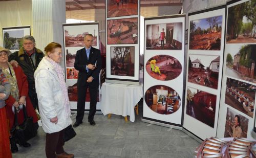 kolontar_kiallitas_megyebiroban_130221_fkcs_9.jpg