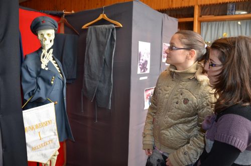 kommunizmus_aldozatai_kiallitas_kosban_130225_fkcs_9.jpg
