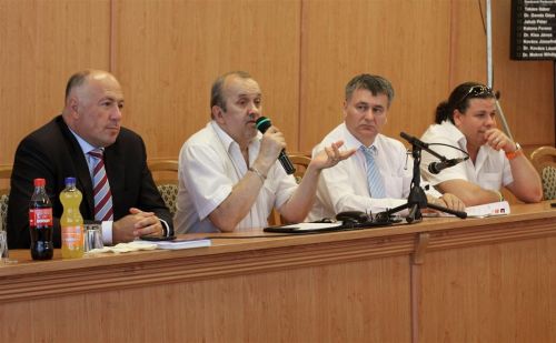 konyvbemutato_120731ml_05.jpg