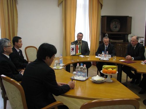 korea_nagykovet_120214_hi_2.jpg