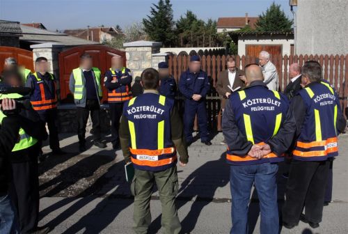 kozter_ellenorzes_martinkertv_120410_ja_1.jpg