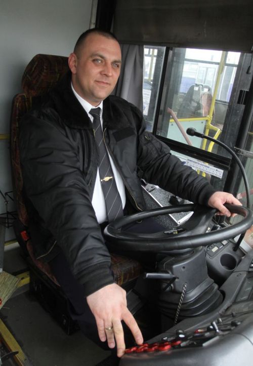 koztunkelnek_buszsofor.jpg