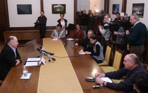 kriza_akos_sajotajekoztato_130116_ja_8.jpg