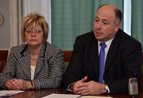 krizaakos_20111115_vcs_1.jpg