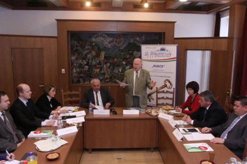 kulcs_egyetem_fejlesztes_120327_ja_1.jpg