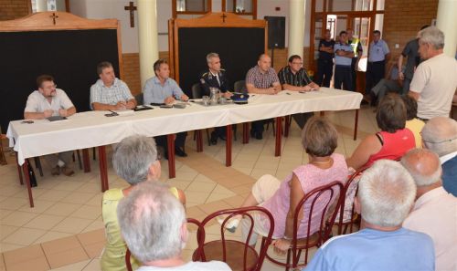 lakossagi_forum_benczes_130704_fkcs_1.jpg