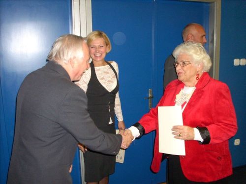maganbizt121121_csl2.jpg