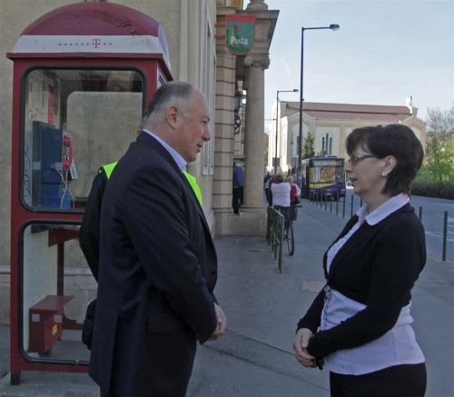 megszuno_utcai_kifizetes_120426_ja_3.jpg