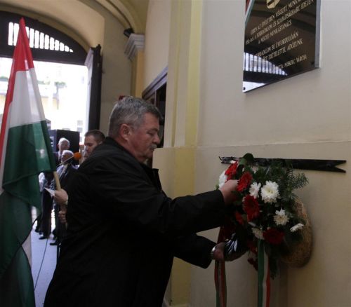 megyei_munkastanacsok_emlektabla_121023_ja_2.jpg