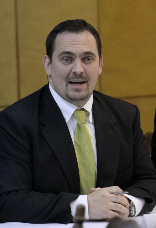 mengyi-roland_2.jpg