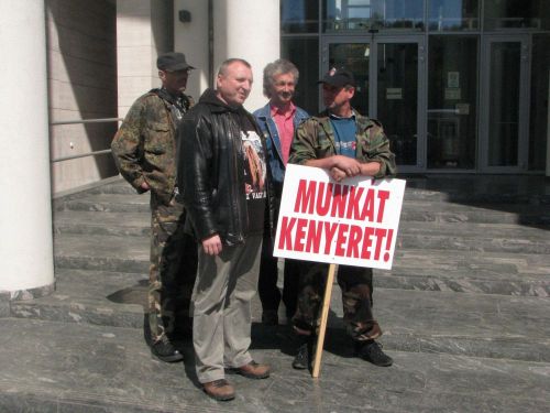 munkatkenyeret_sajtaj_120420_hi.jpg
