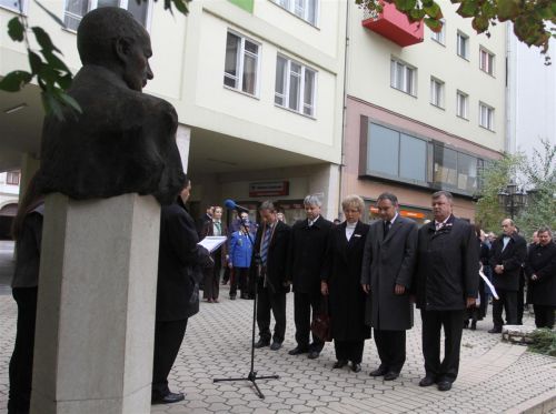 nagy_attila_szobor_111022_ja_9.jpg