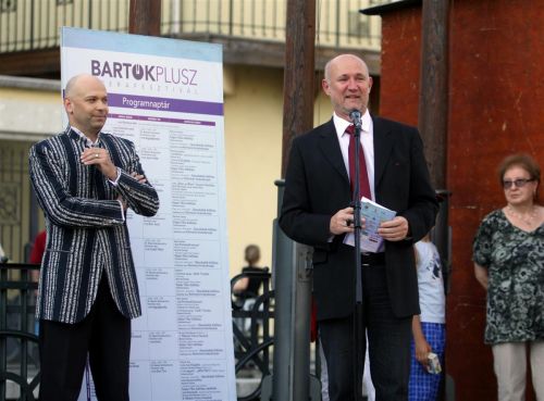 operafesztival_nyitoparade_130614_ja_61.jpg