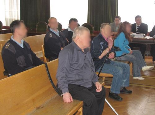 pedofilcsalad_120328_csl2.jpg