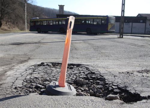 pereces_buszfordulo_130304_ja_6.jpg
