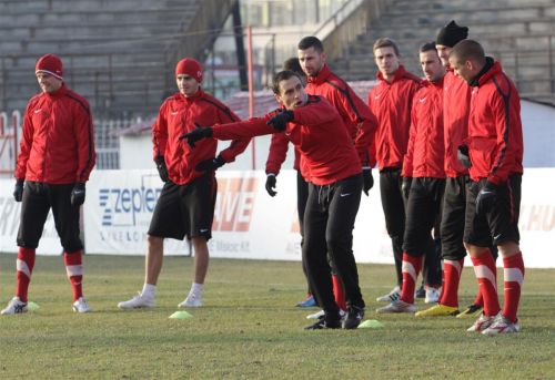 reyes-111123ml_14_6.jpg
