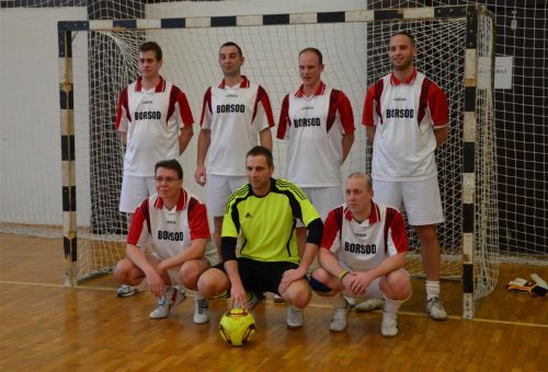 segits_nevetve_130314_ja_1.jpg
