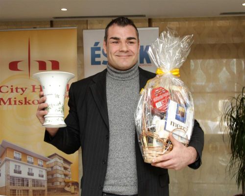 sportdij-atado-eszak-120130ml_34.jpg