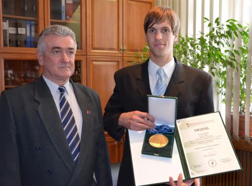 szakmasztar_komlo_david_130429_fkcs_3.jpg