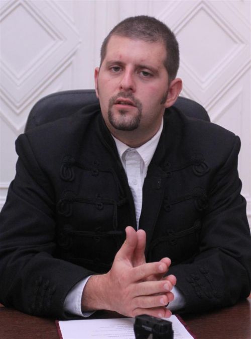 szegedi_marton_110728_ja.jpg